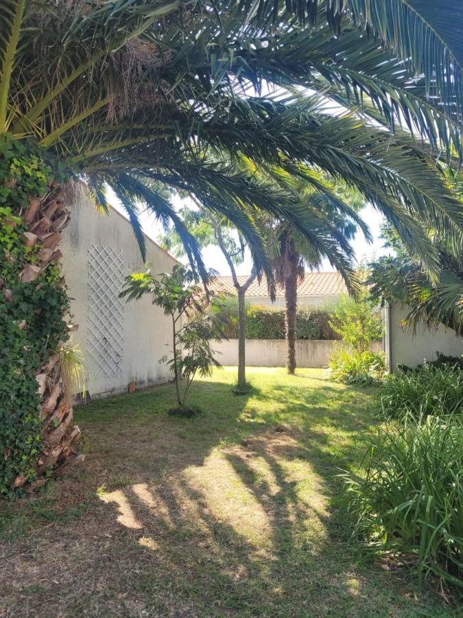 Vila Agreable Maison Ensoleillee Avec Jardin Arbore Le Château-dʼOléron Exteriér fotografie