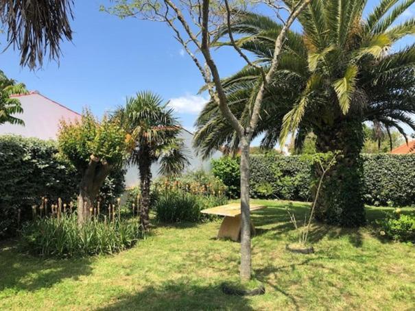 Vila Agreable Maison Ensoleillee Avec Jardin Arbore Le Château-dʼOléron Exteriér fotografie