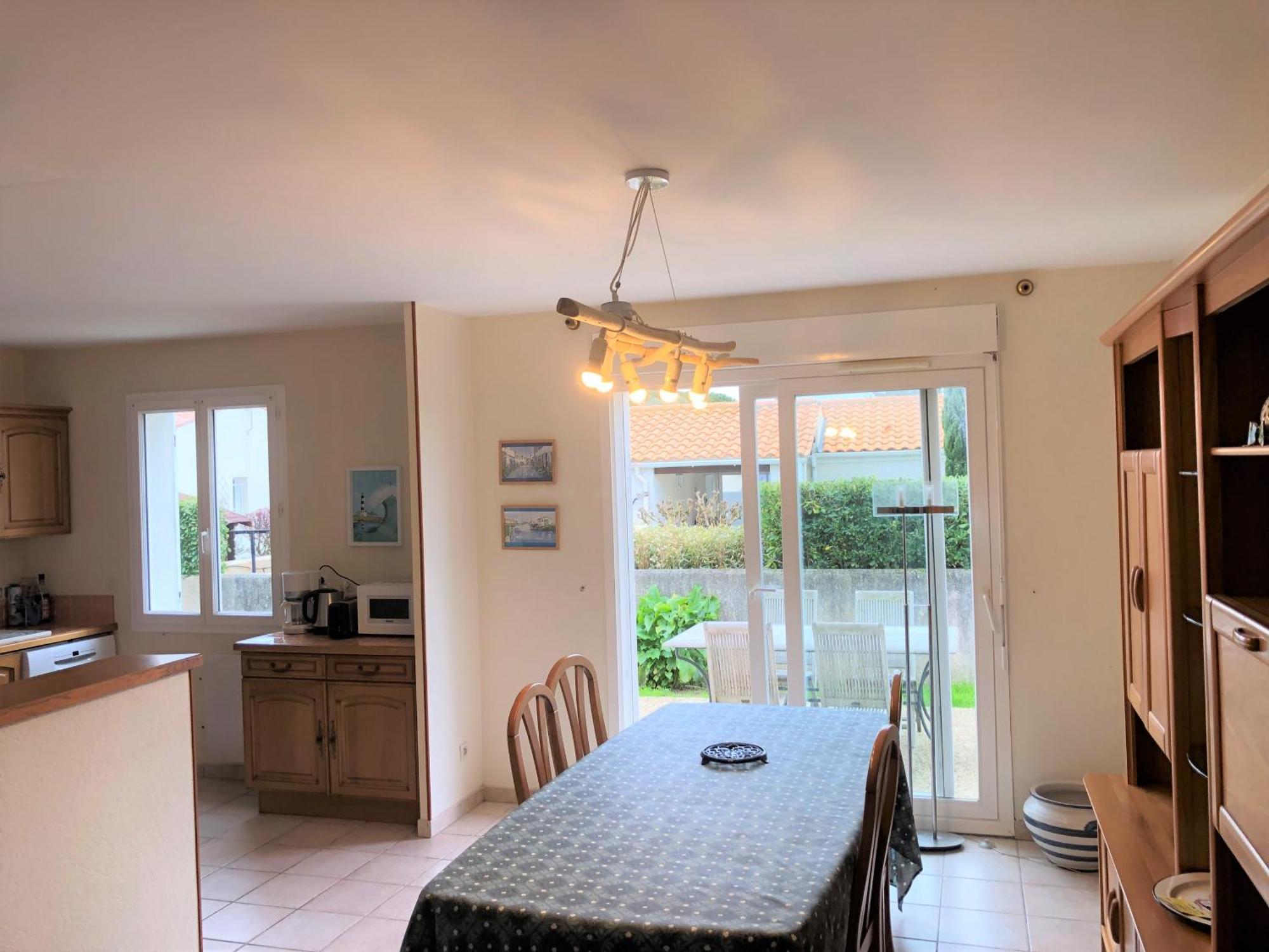 Vila Agreable Maison Ensoleillee Avec Jardin Arbore Le Château-dʼOléron Exteriér fotografie